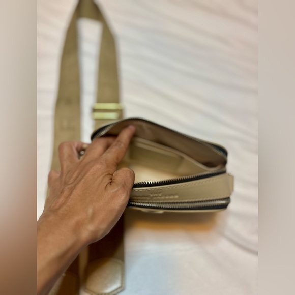 Marc Jacobs The Snapshot in Khaki - Picture 7 of 8